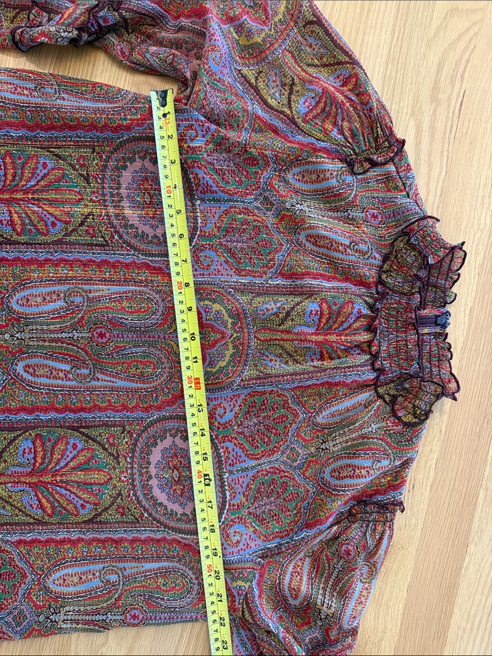 Ann Taylor Multi-Color and Gold Touches Blouse - Large - Picture 5 of 9
